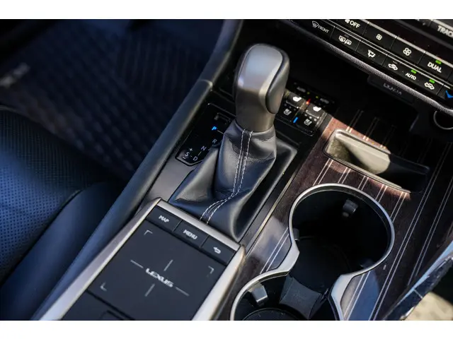 Lexus RX 450h 2020 Hybride Benzine 15