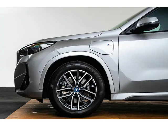 BMW X1 xDrive25e 2025 Hybride Benzine 7