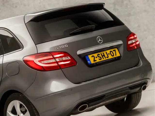 Mercedes-Benz B-Klasse 180 Ambition Sport 2013 Benzine 13