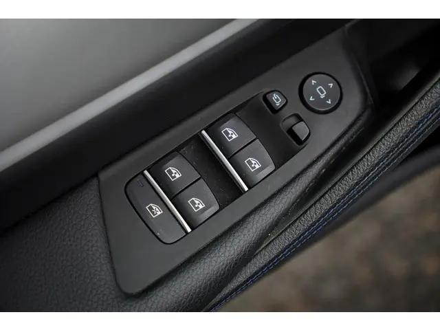 BMW 5 Serie 530e High Executive 2020 Hybride Benzine 28