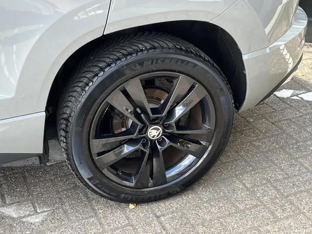 Škoda Karoq 1.5 TSI ACT Sportline Business 2020 Benzine 2