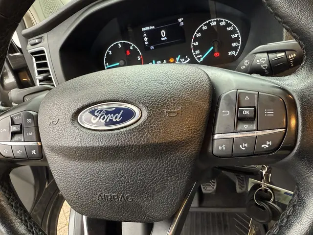 Ford Transit Custom 2.0 L1H1 Limited 2022 Diesel 15