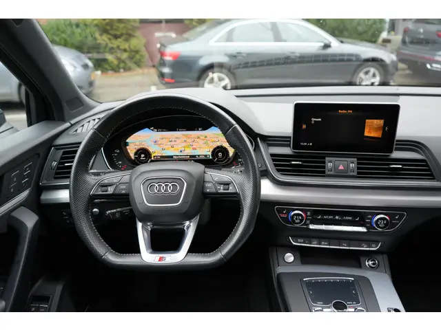 Audi Q5 55 TFSI e S Edition 2020 Hybride Benzine 18