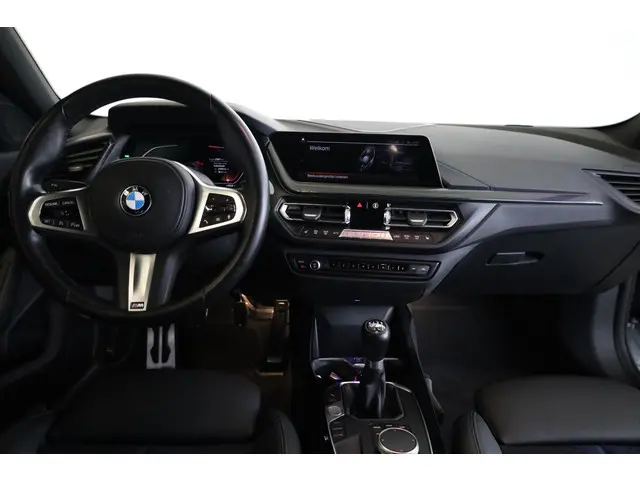 BMW 1 Serie 5-deurs 118i 2022 Benzine 10