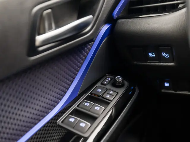 Toyota C-HR 1.8 Hybrid Sport 2018 Hybride Benzine 23