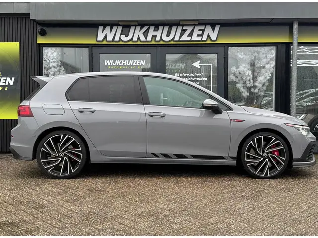 Volkswagen Golf 2.0 TSI 4Motion R 2021 Benzine 3