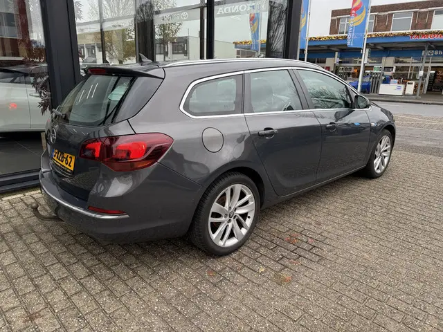 Opel Astra Sports Tourer 1.4 Turbo Cosmo 2014 Benzine 4