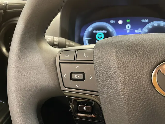 Toyota C-HR 1.8 Hybrid 140 Dynamic 2025 Hybride Benzine 12