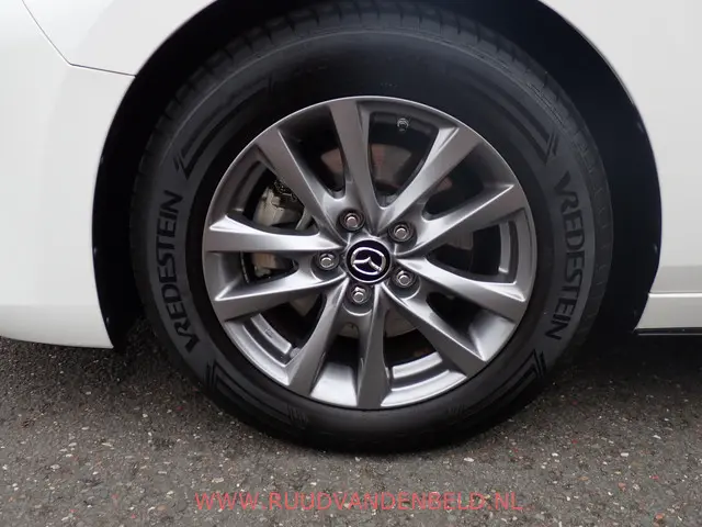 Mazda 3 2.0 e-SkyActiv-G M Hybrid 2021 Hybride Benzine 24