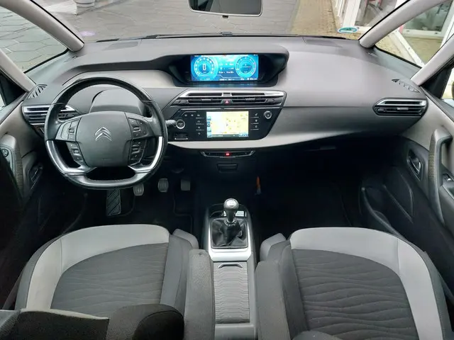 Citroën C4 Picasso 1.2 PureTech Selection 2016 Benzine 17