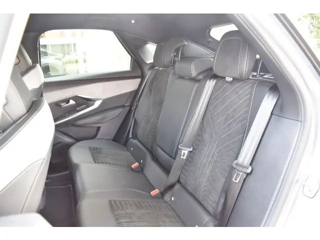 Peugeot 3008 Hybrid 136 EAT6 GT 2024 Hybride Benzine 22
