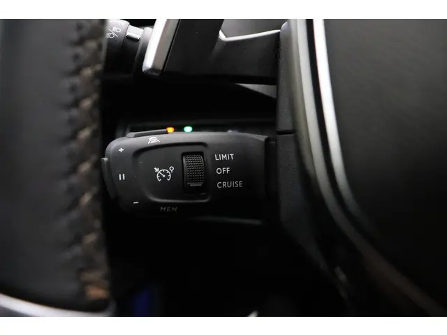 Peugeot 3008 1.6 HYbrid 225 GT 2023 Hybride Benzine 30