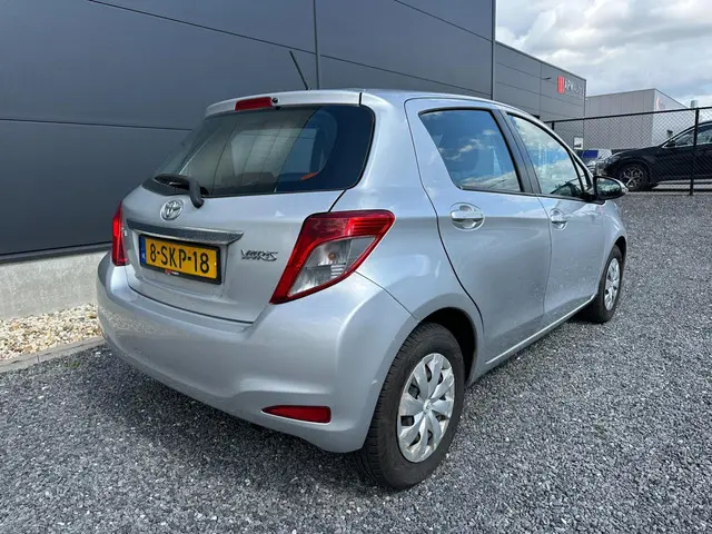 Toyota Yaris 1.0 VVT-i Now Radio | Airco 2013 Benzine 5