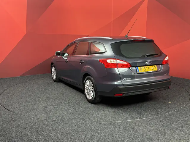 Ford Focus Wagon 1.0 EcoBoost Edition Plus 2013 Benzine 6