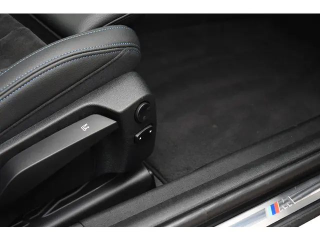 BMW 3 Serie Touring 330e M-Sport 2020 Hybride Benzine 69