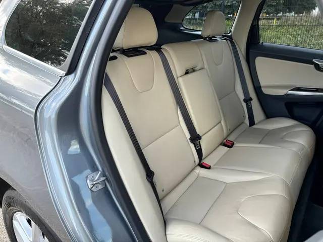 Volvo XC60 2.0 D4 FWD Polar+ | Harman/Kardon 2017 Diesel 9
