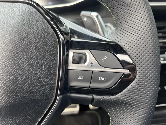 Peugeot 2008 1.2 Hybrid 145 PK GT 2025 Hybride Benzine 39