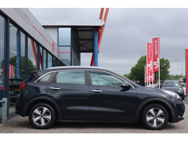Kia Niro 1.6 GDi Hybrid DynamicLine 2017 Hybride Benzine 8