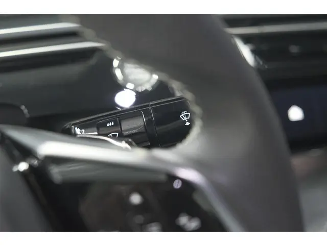 Peugeot 3008 1.2 Hybrid 136 GT 2025 Hybride Benzine 36