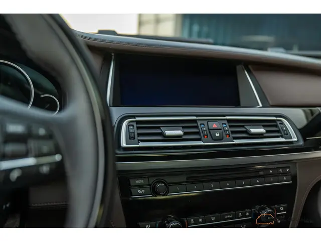 BMW 7 Serie 750d xDrive High Executive 2012 Diesel 35