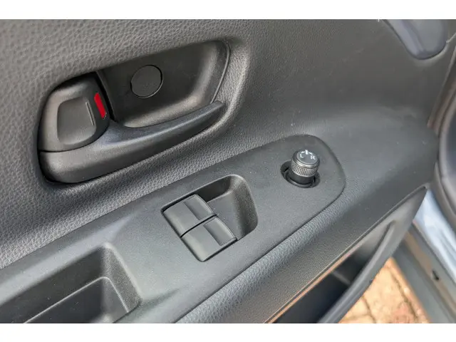 Toyota Aygo X Hybrid 115 play 2026 Hybride Benzine 13