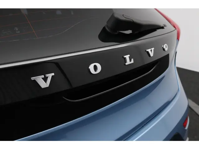 Volvo V40 2.0 D2 R-Design 2016 Diesel 37