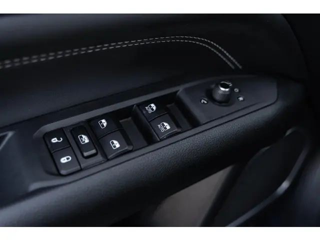 Jeep Compass 1.5T e-Hybrid Limited 2023 Hybride Benzine 23