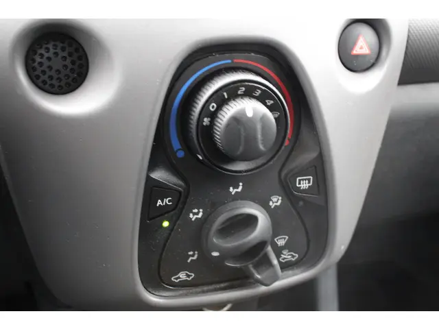 Peugeot 108 Active 1.0 e-VTi 72 2021 Benzine 16