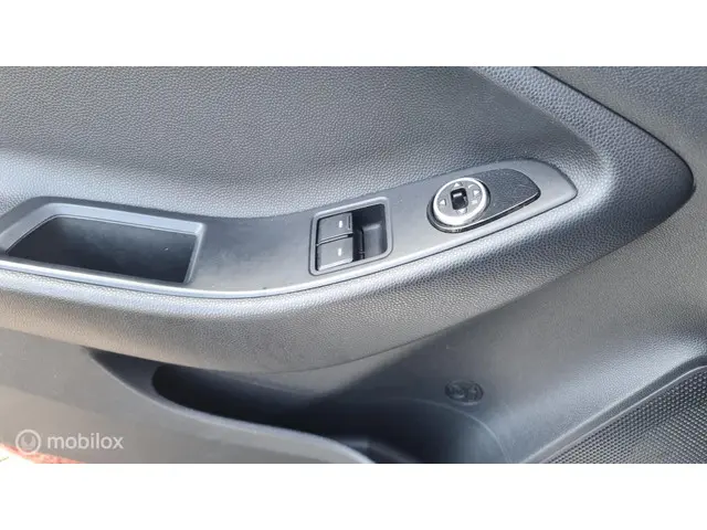 Hyundai i20 1.2 HP i-Motion Comfort 2016 Benzine 8