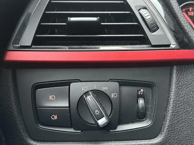 BMW 3 Serie Touring 316i High Executive 2015 Benzine 17