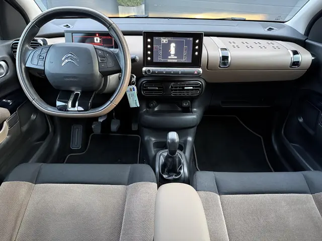 Citroën C4 Cactus 1.2 PureTech Shine 2015 Benzine 6