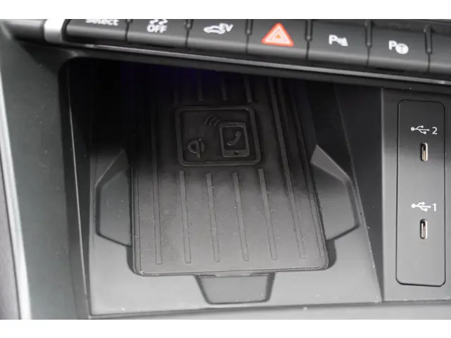 Audi Q3 45 TFSI e S edition 2021 Hybride Benzine 17