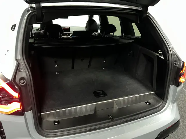 BMW X3 xDrive30e High Executive 2022 Hybride Benzine 12