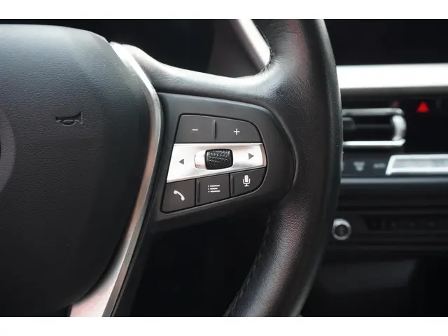 BMW 1 Serie 118i Business Edition 2021 Benzine 10
