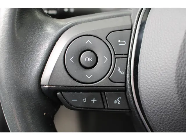 Toyota Corolla 1.8 Hybrid Business 2022 Hybride Benzine 18