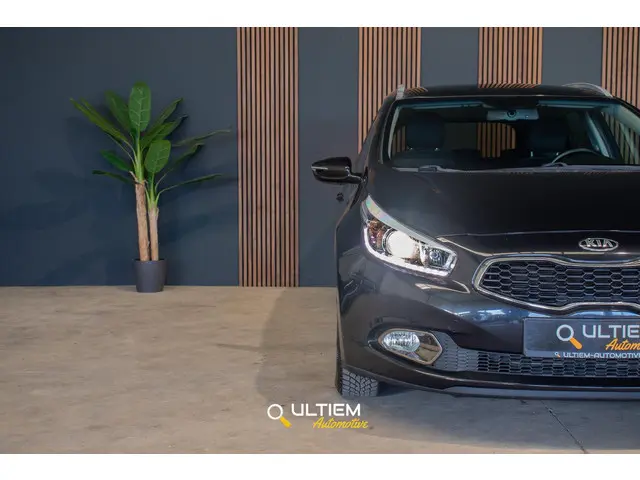 Kia cee'd Sportswagon 1.6 GDI DynamicLine 2015 Benzine 19