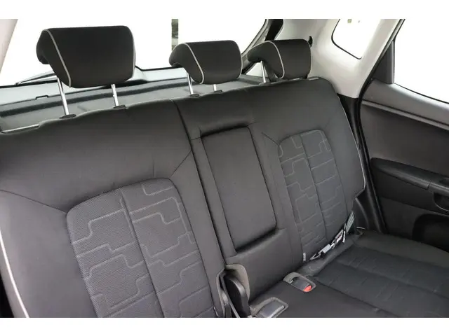 Kia Venga 1.4 CVVT 90pk Vibe 2015 Benzine 15