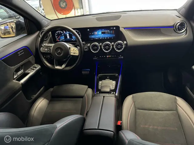 Mercedes-Benz GLA 200 AMG Line 2023 Benzine 24