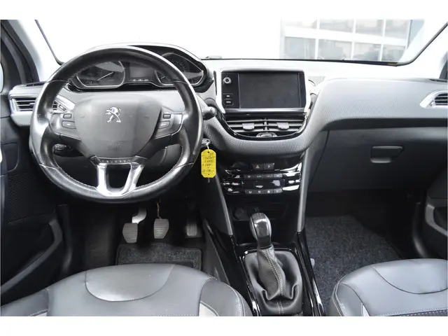 Peugeot 2008 1.2 PureTech Allure 2016 Benzine 11