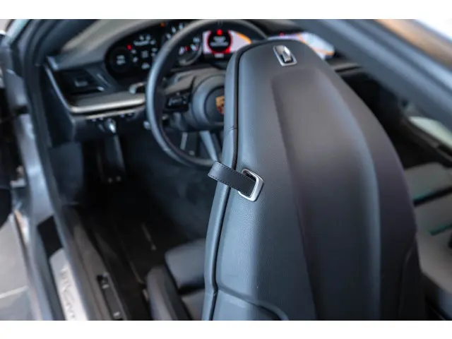 Porsche 911 992 3.0 Carrera 4S 2020 Benzine 38