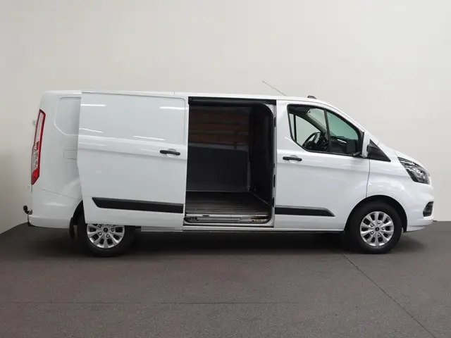 Ford Transit Custom 300 L2H1 Trend 2023 Diesel 44