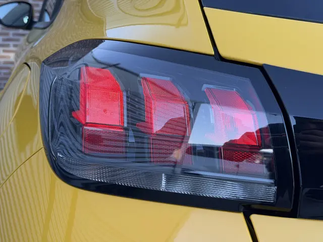 Peugeot 208 1.2 PureTech Active 2020 Benzine 31