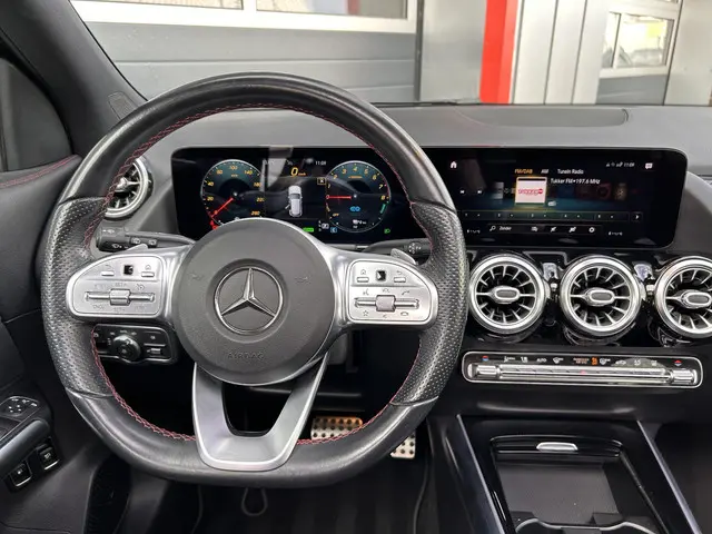 Mercedes-Benz GLA 250 e AMG Line 2020 Hybride Benzine 16