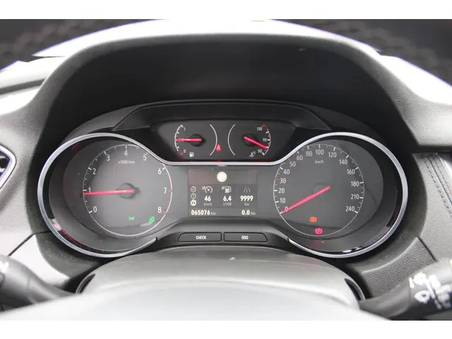 Opel Grandland X 1.2T 130 INNOVATION 2020 Benzine 16