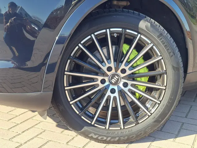 Porsche Cayenne 3.0 E-Hybrid 2018 Hybride Benzine 12