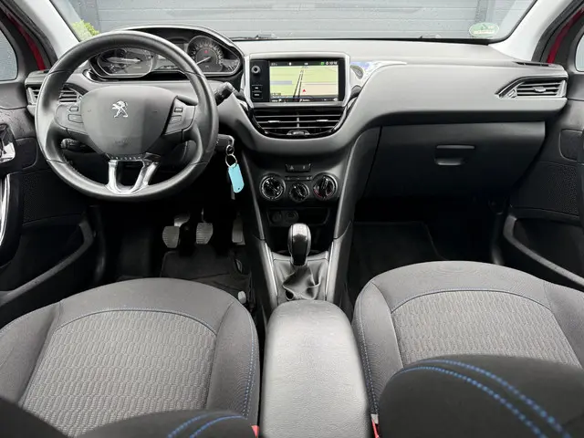 Peugeot 208 1.2 PureTech Signature 2019 Benzine 10