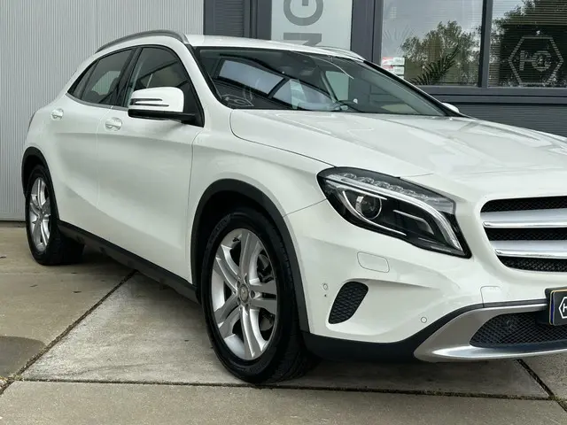 Mercedes-Benz GLA 2