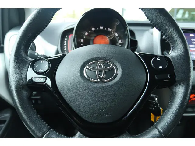 Toyota Aygo 1.0 VVT-I X-CITE 2019 Benzine 18