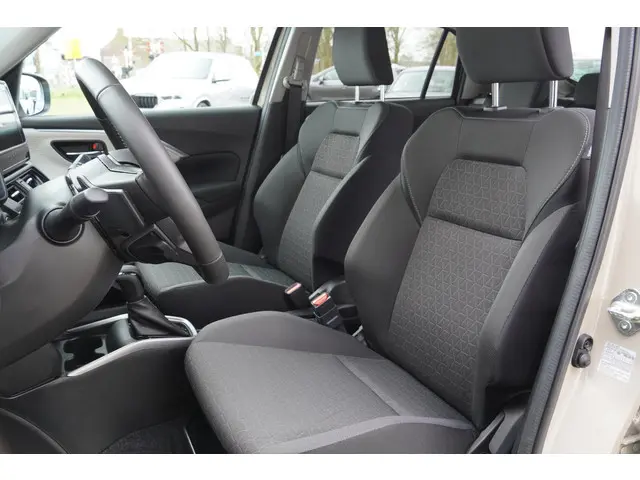 Suzuki Swift 1.2 Style Smart Hybrid 2025 Hybride Benzine 4