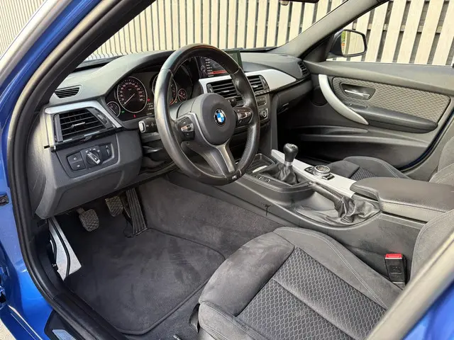 BMW 3 Serie Executive M-Sport -Xenon - 19 inch 2014 Benzine 4